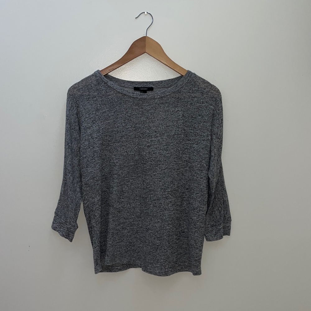 Forever 21 Gray Lightweight Knit Top Shirt